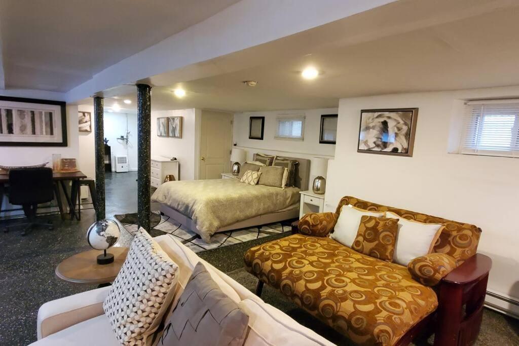 Cozy Studio; Lower Level Unit New York Bagian luar foto