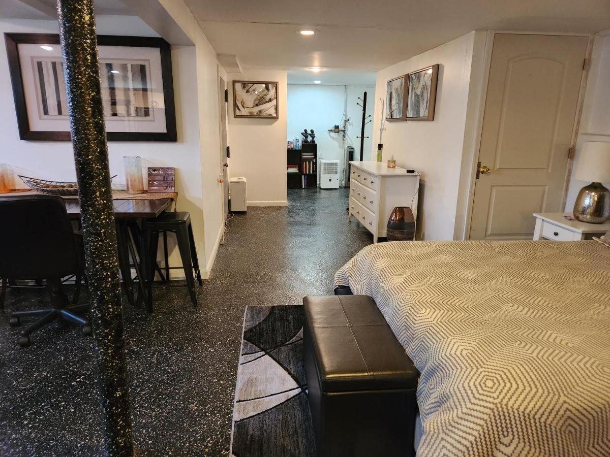 Cozy Studio; Lower Level Unit New York Bagian luar foto